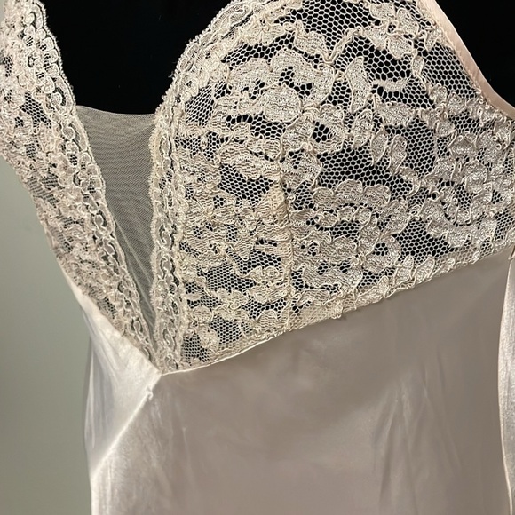 VINTAGE VICTORIA SECRET Sexy, lacey, mesh, long, split, nightgown- GOLD LABEL - Picture 3 of 14